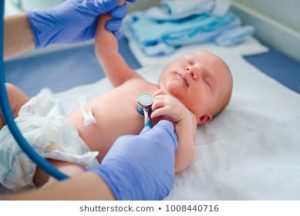 赤ちゃんの健診はいつから？新生児の2 週間検診や3ヶ月検診はどこでできるの？