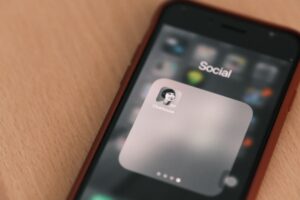 LINEのプライバシーポリシーで後で確認し、同意する方法は？